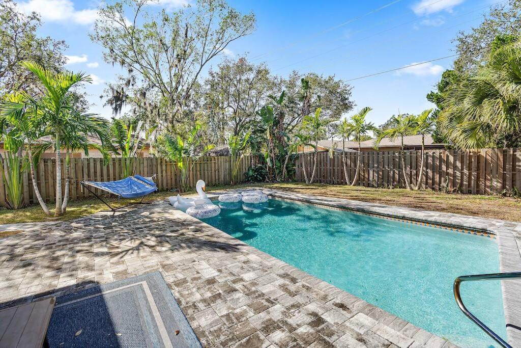 Вилла Florida Getaway With Backyard Pool Oasis Сарасота Экстерьер фото